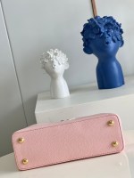 Louis Vuitton Capucines MM - Image 6