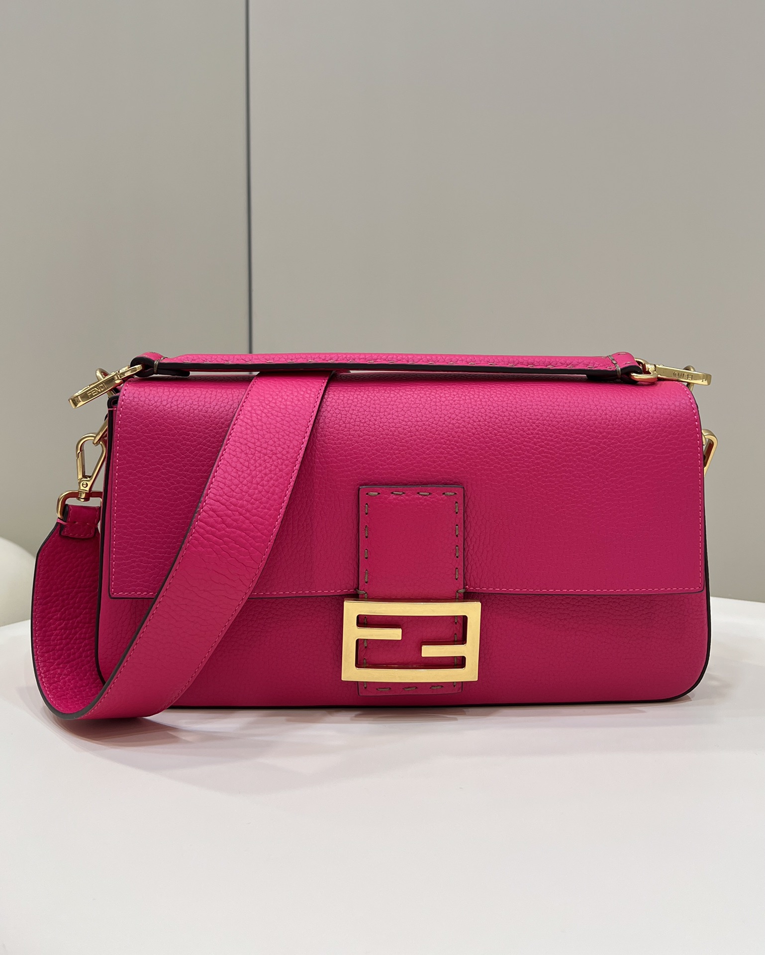 HSC-FF42F8680EDD Fendi Baguette Large Bag - Image 1
